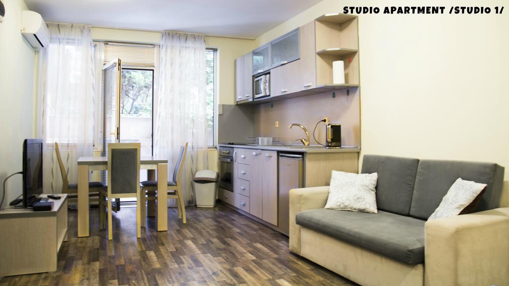YES Varna Studios Exterior foto